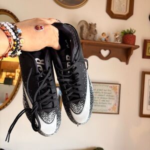 Nike Black and White Athletic Shoes